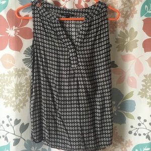 Black shell with geometric pattern